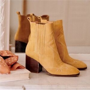 SÉZANE Frankie Mid Heel Boots in Tan Camel Suede Leather sz US 7 / FR 8 EUC